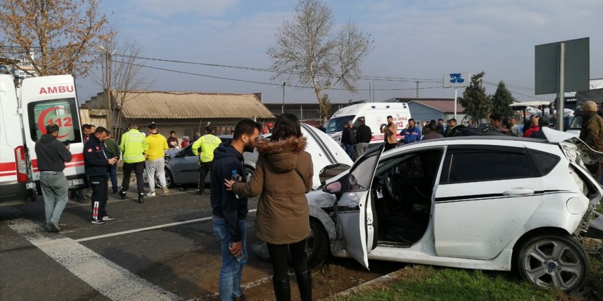 Manisa’da zincirleme trafik kazasında 2’si çocuk 8 kişi yaralandı