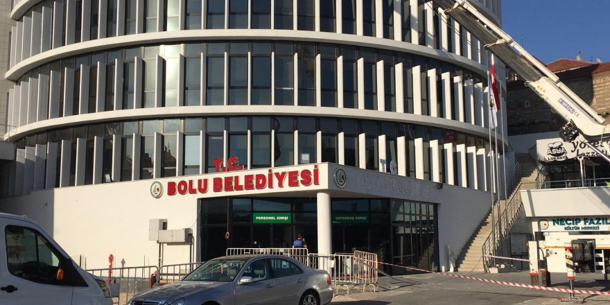 Bolu Belediyesinde taşkınlık çıkaran kişi gözaltına alındı