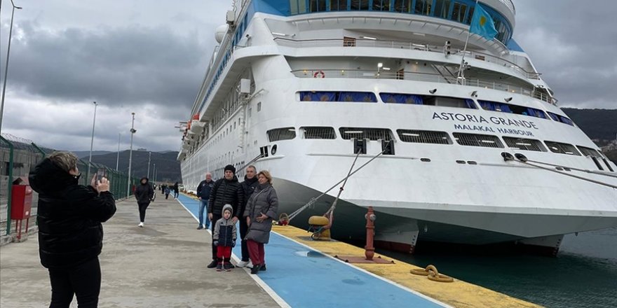 Amasra, 5 ayda kruvaziyerle 5 bin 183 Rus turist ağırladı