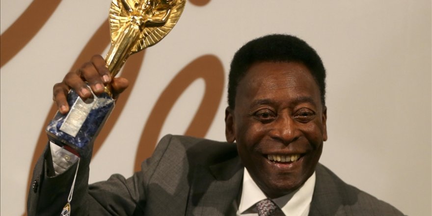 Brezilyalı efsane futbolcu Pele'nin vefatı, spor ve siyaset camiasını yasa boğdu