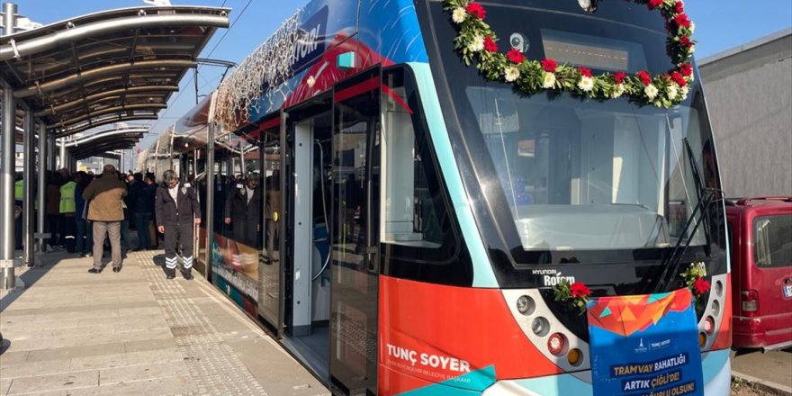 İzmir'de Çiğli Tramvayı'nın ilk test sürüşü yapıldı