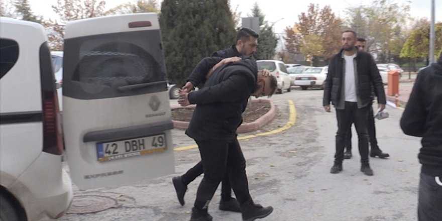Konya'da barınakta köpeği eziyet ederek öldüren 2 sanığın yargılanmasına başlandı