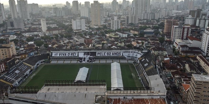 Vila Belmiro Stadyumu Pele'nin cenaze töreni için hazırlanıyor