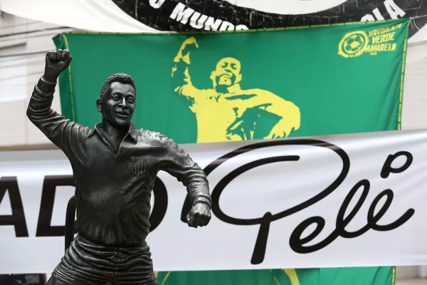 FIFA Başkanı Gianni Infantino'dan çağrı: Her ülkede bir 'Pele Stadyumu'