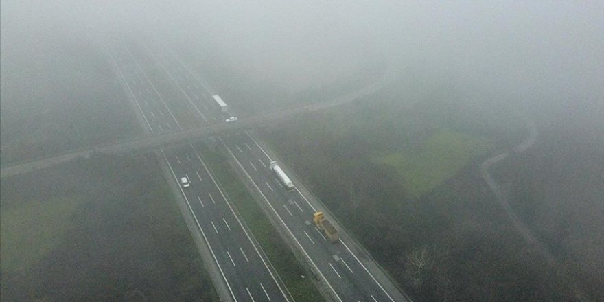 Bolu Dağı'nda sis görüş mesafesini düşürdü