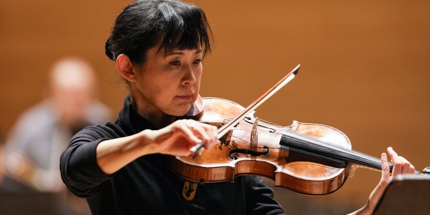 Japon violist Naoko Shimizu, Ahmet Adnan Saygun'un eserini seslendirecek