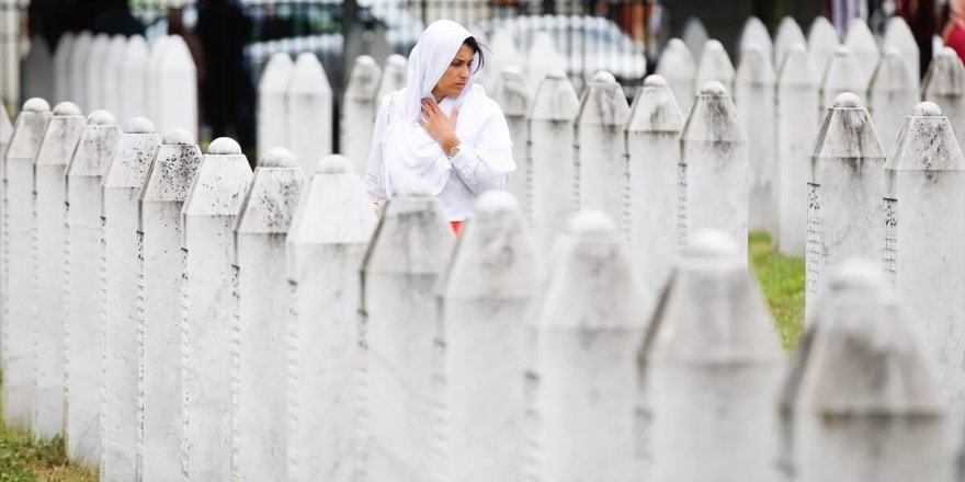 Binlerce Srebrenitsa mağduru Hollanda'dan tazminat bekliyor