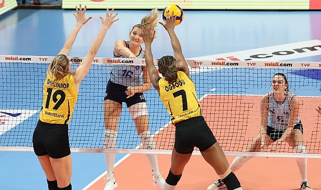 VakıfBank: 3 - Aydın Büyükşehir Belediyespor: 0