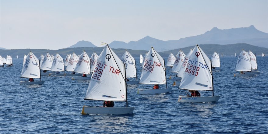 Bodrum'da yelkenciler "Mandalin Kupası" için yelken açtı