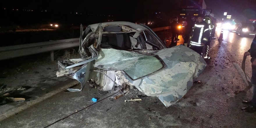 Manisa'da tırla çarpışan otomobildeki çift öldü, 2 kişi ağır yaralandı