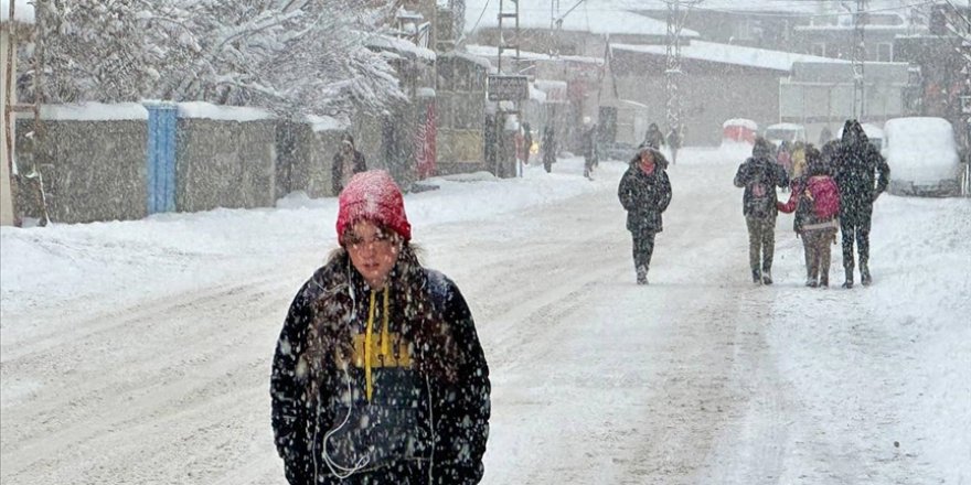 Van'ın yüksek kesimlerinde kar kalınlığı 45 santimetreye ulaştı