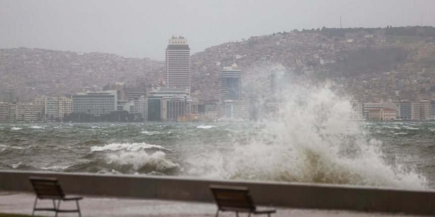 Meteorolojiden İzmir için kuvvetli rüzgar ve fırtına uyarısı