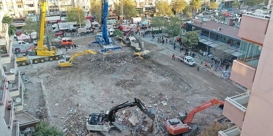 Depremde yıkılan binayla ilgili 2 kamu görevlisi ağır cezada yargılanacak