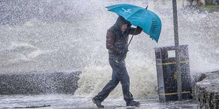 Meteoroloji'den İstanbul dahil 20 il için kuvvetli sağanak ve fırtına uyarısı