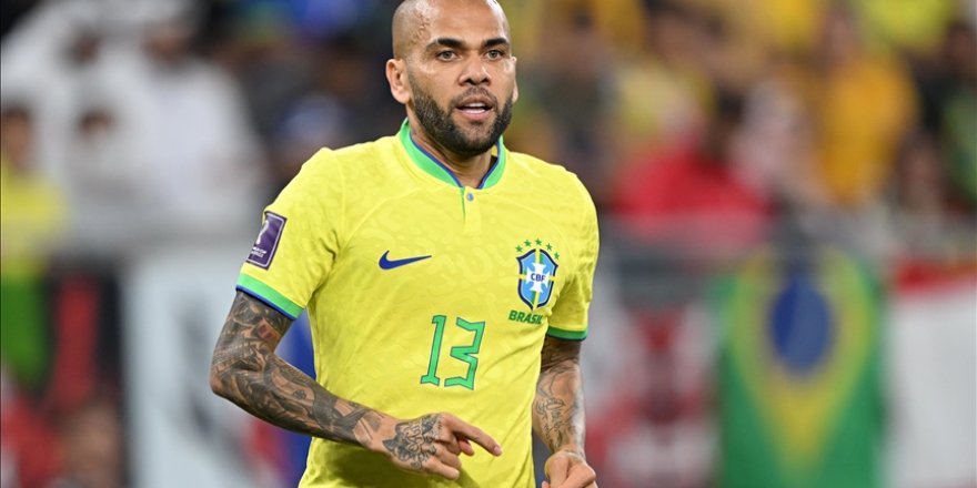 Brezilyalı futbolcu Dani Alves cinsel taciz suçlamasıyla gözaltına alındı