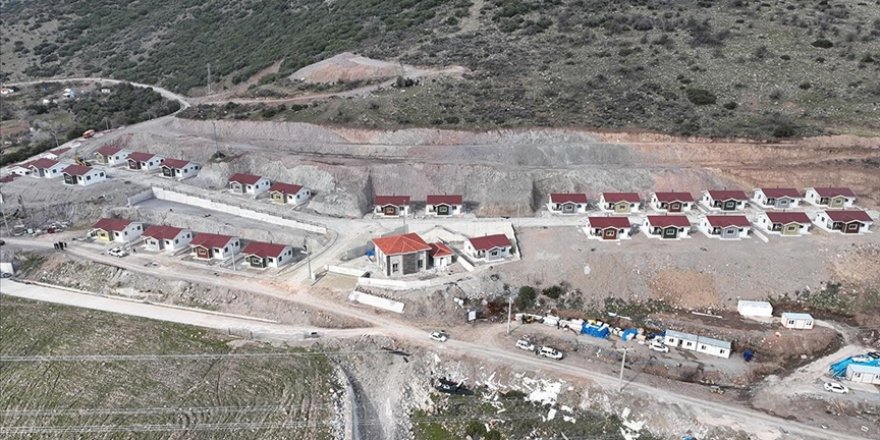 TOKİ, İzmir'de heyelandan etkilenen 34 ailenin evlerini tamamladı