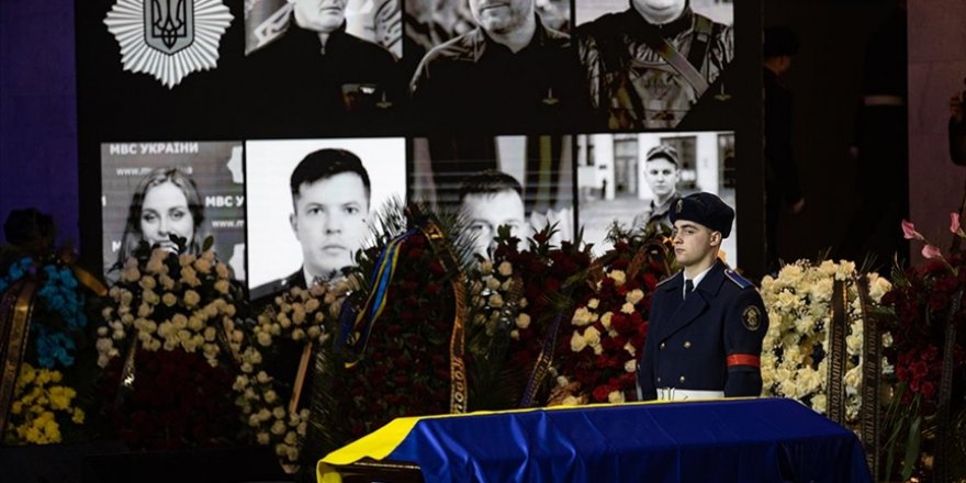 Ukrayna'da helikopter kazasında hayatını kaybedenler için cenaze töreni düzenlendi