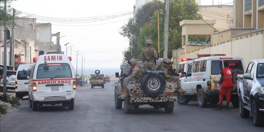 Somali Cumhurbaşkanlığı Sarayı yakınına yapılan havan topu saldırısında en az 5 kişi öldü