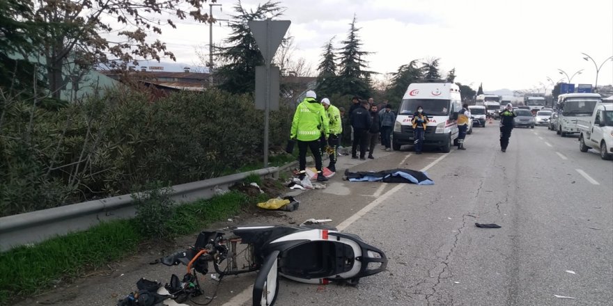 Manisa'da kamyonetin çarptığı elektrikli bisikletin sürücüsü öldü