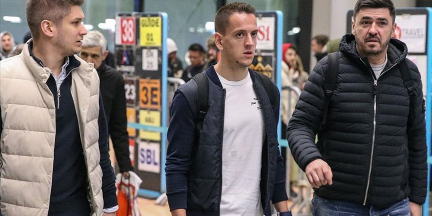 Beşiktaş'ın transfer görüşmelerine başladığı Amir Hadziahmetovic, İstanbul'a geldi