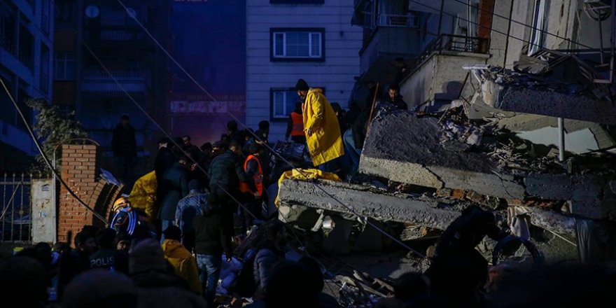 Kahramanmaraş Valisi Ömer Faruk Coşkun: Şu an yıkılan bina ile ölü ve yaralı sayısı vermemiz mümkün değil