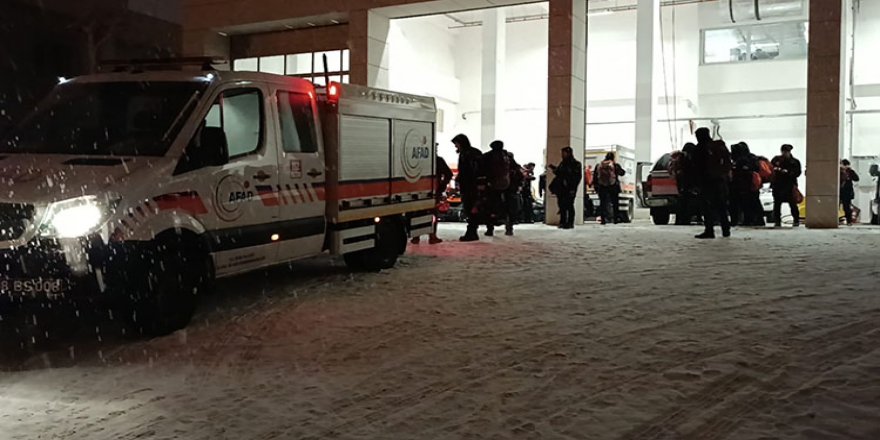 İzmir ve çevre illerden arama kurtarma ekipleri deprem bölgesine gitmek için yola çıktı