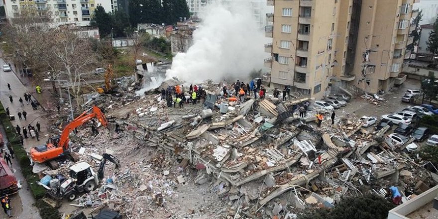 Rusya, deprem nedeniyle Türkiye'ye 100 kişilik arama kurtarma ekibi gönderecek