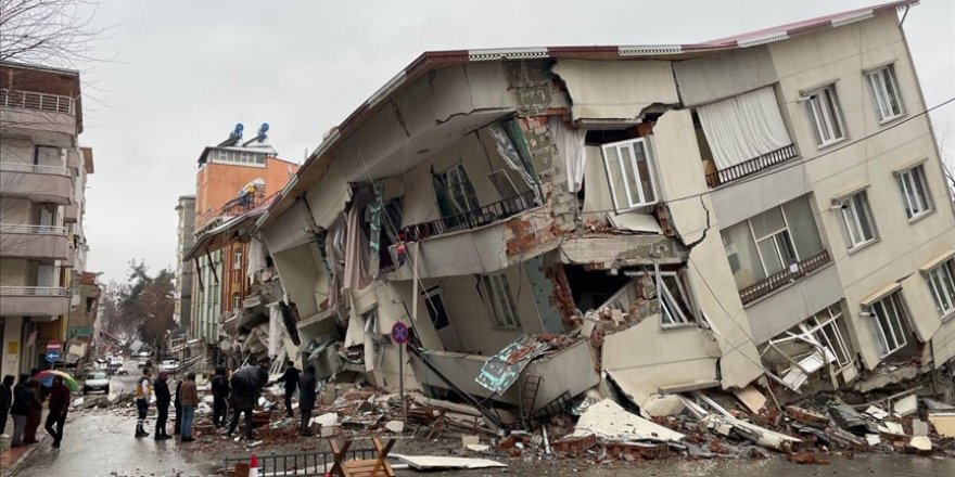 Afet Yönetimi Uzmanı Özmen: Deprem yaklaşık 480 yıldır suskun, kırılmayan bir fay hattı üzerinde meydana geldi