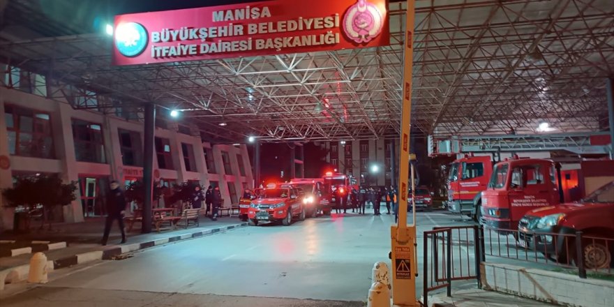 İzmir ve çevre illerden arama kurtarma ekipleri deprem bölgesine gitmek için yola çıktı