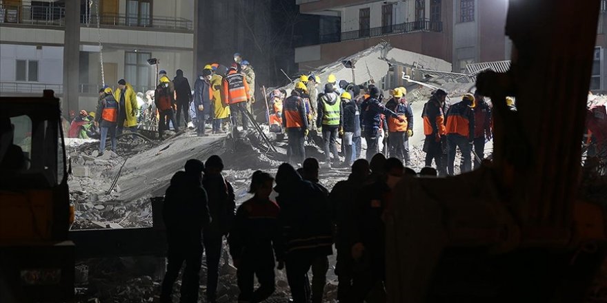 Kahramanmaraş merkezli depremlerde 5 bin 894 kişi hayatını kaybetti, 8 bin kişi sağ kurtarıldı