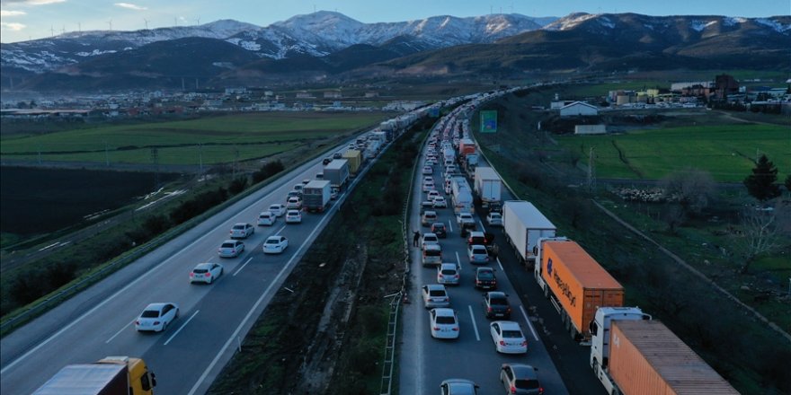 TAG Otoyolu'nda yoğunluk yaşanıyor