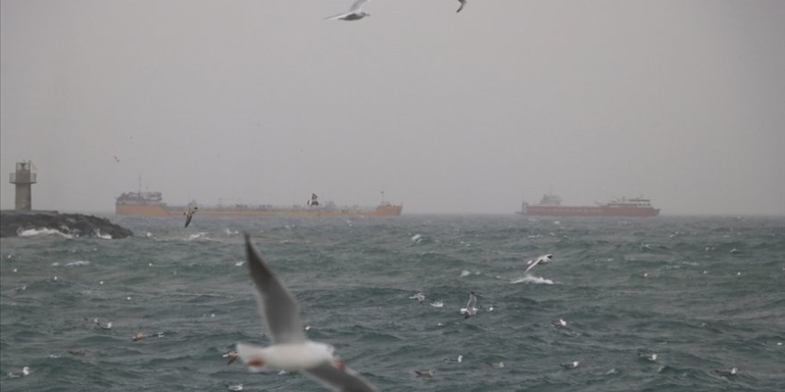 İstanbul’da vapur seferlerine hava muhalefeti