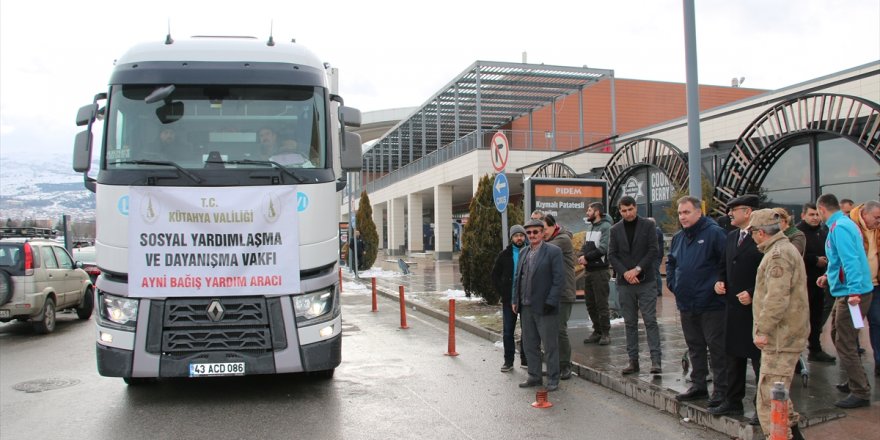 Kütahya'dan depremzedeler için bölgeye 21 tır yardım malzemesi gönderildi