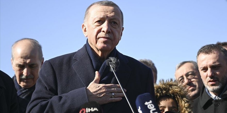 Cumhurbaşkanı Erdoğan: Hedefimiz depremlerden etkilenen 10 ilde 1 yıl içinde yeni konutlar inşa etmek