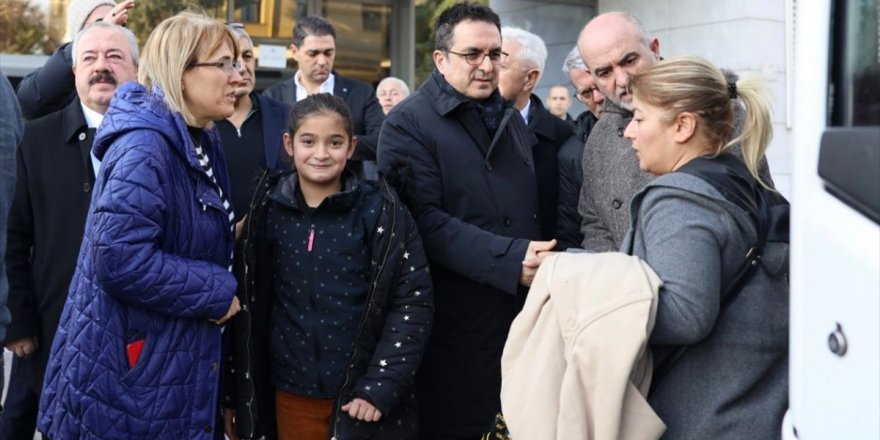 İzmir'de iş dünyasının organizasyonuyla depremzedeler ağırlanmaya başlandı