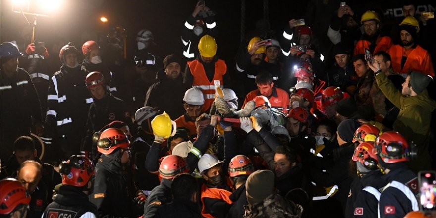 Zamana karşı yaşam mücadelesini kazananlar: 141 ile 163'üncü saatler arasında en az 41 kişi ekiplerce kurtarıldı