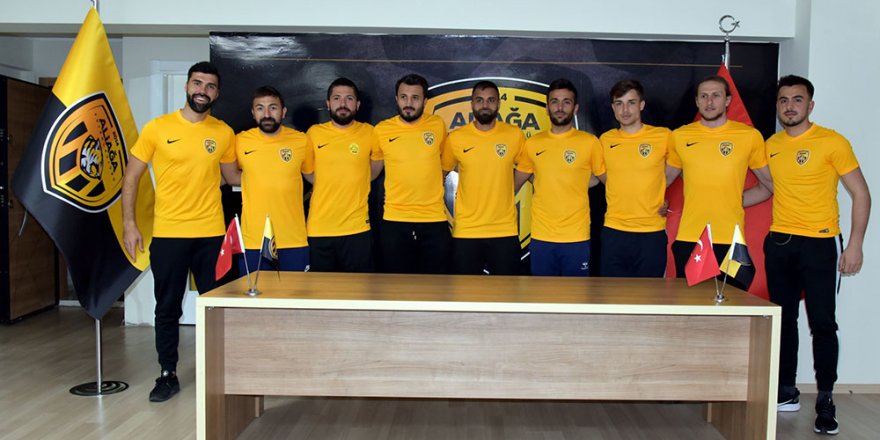 Aliağaspor FK 9 yeni oyuncuyla kadrosunu güçlendirdi