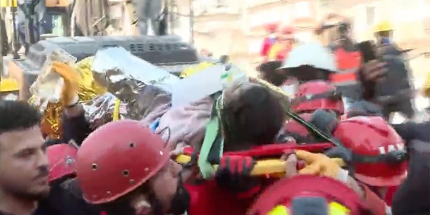 Hatay'da depremden 177 saat sonra 26 yaşındaki kadın enkazdan sağ çıkarıldı