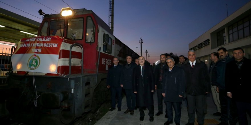 İzmir'den deprem bölgesine yardım malzemesi taşıyan tren yola çıktı