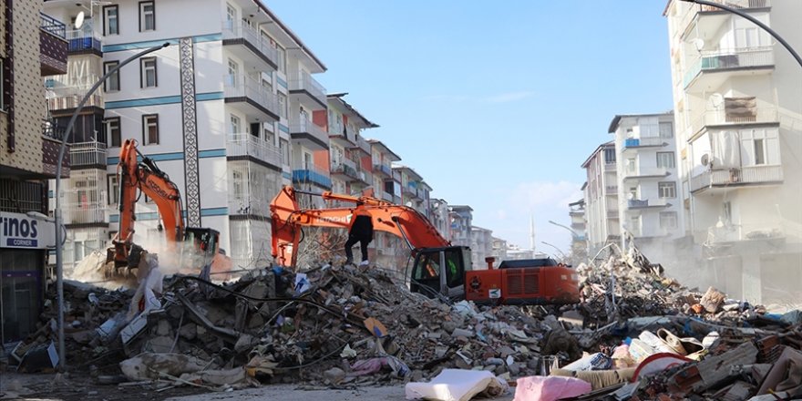 Malatya'da depremde yıkılan binalara ilişkin şu ana kadar 13 kişi tutuklandı