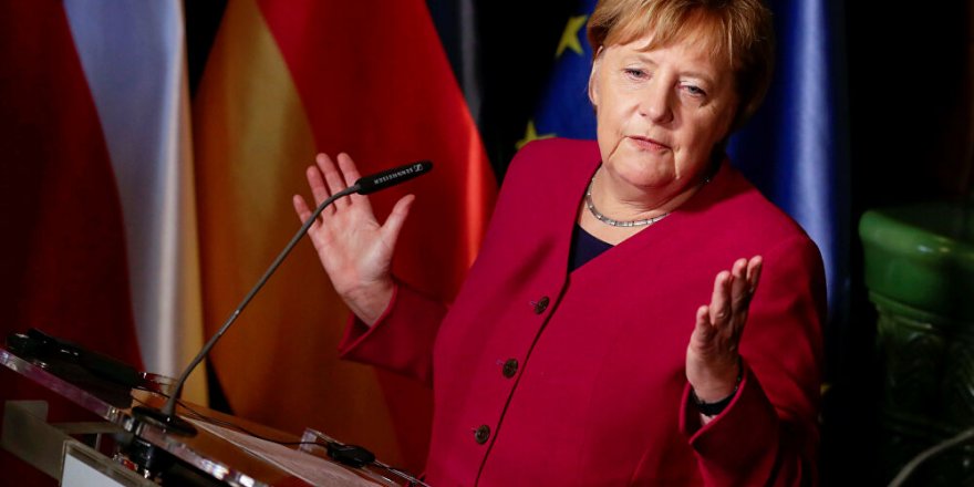Merkel: “AstraZeneca aşısı yaptırırdım ama sıramı bekliyorum”