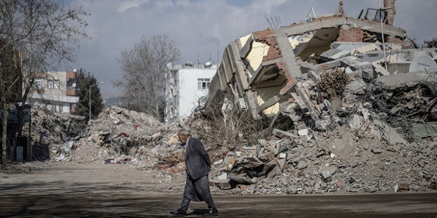 Kahramanmaraş merkezli depremlerde 44 bin 374 kişi hayatını kaybetti