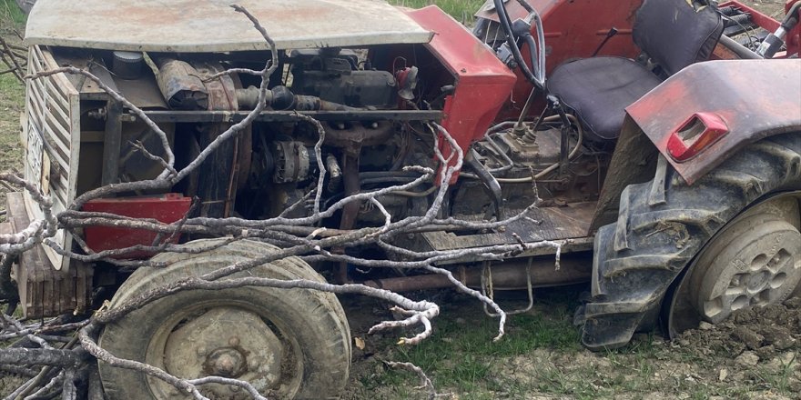 Aydın'da devrilen traktörün sürücüsü öldü