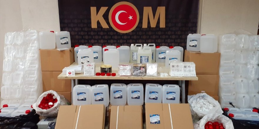 İzmir'de 2 bin 250 litre etil alkol ele geçirildi