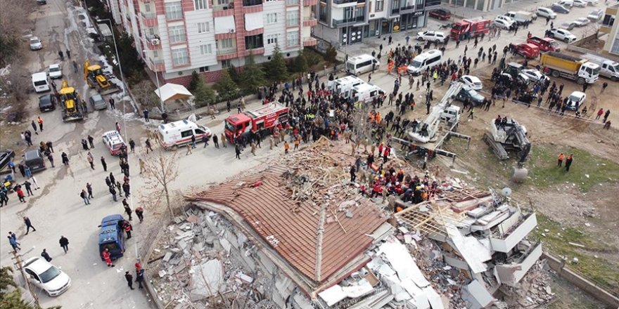 Malatya'da 5,6 büyüklüğünde deprem: 1 kişi hayatını kaybetti, 110 kişi yaralandı