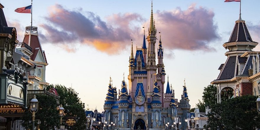 Florida'da bulunan Walt Disney eğlence merkezinin "özerkliği" feshedildi