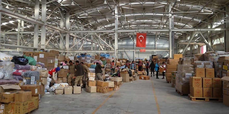 Hatay'da depremzedelere yaklaşık 5 bin 500 tır yardım ve 100 bin çadır ulaştırıldı