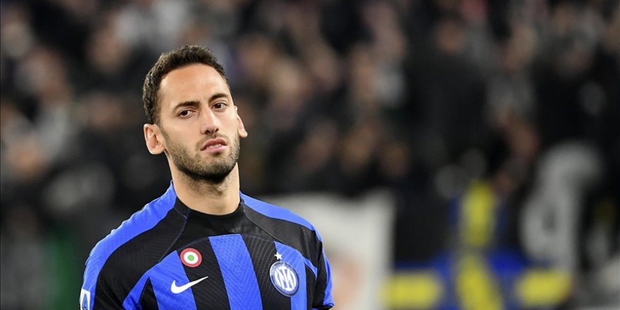 Interli milli futbolcu Çalhanoğlu: Deprem felaketinde acı çekenler için her şeyimi vermem gerektiğini hissediyorum