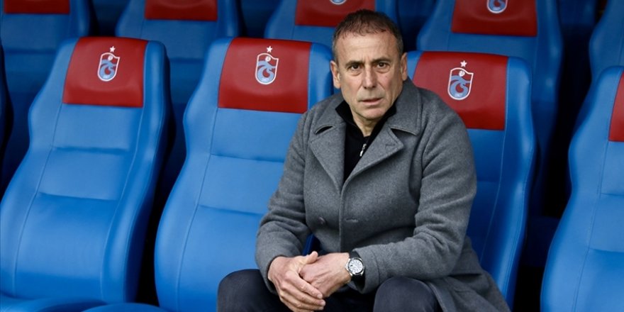 Trabzonspor, teknik direktör Abdullah Avcı ile yollarını ayırdığını KAP'a bildirdi