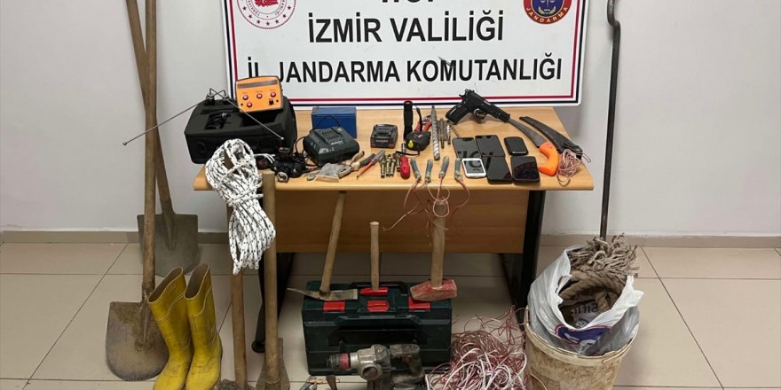 İzmir'de kaçak kazı yapan 7 kişi yakalandı